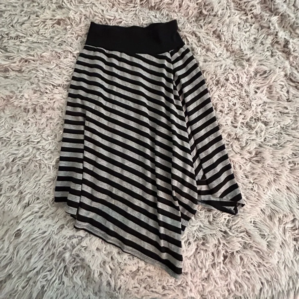 Women's black & grey Skirt, Size Small - Picture 5 of 9